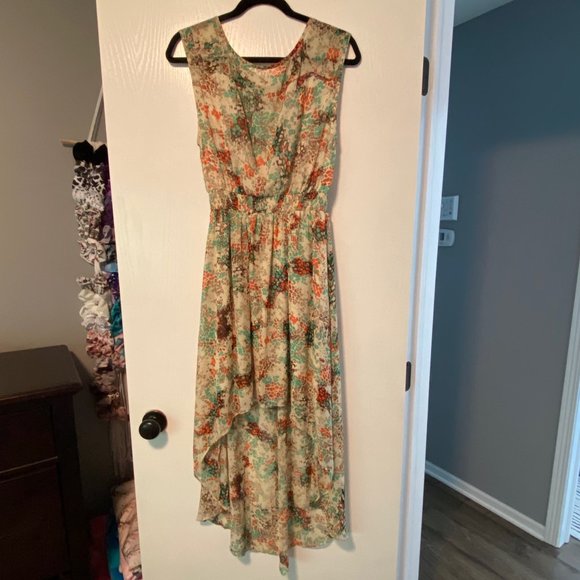 Gorgeous dress - Picture 2 of 9